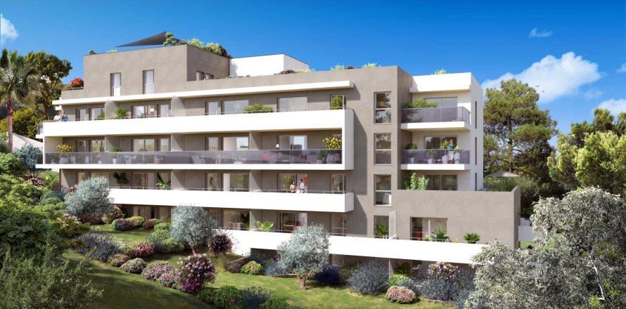 3 dormitorios Apartment en Antibes, France No. 68053