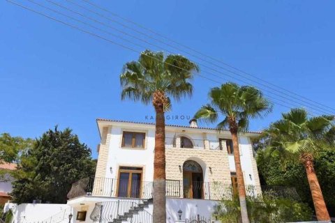 6 bedrooms House in Oroklini, Cyprus No. 39543 1