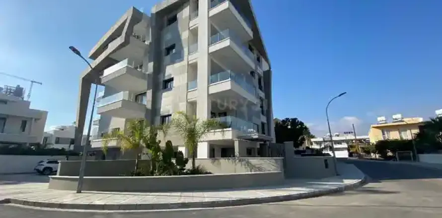 3 bedrooms Penthouse in Limassol, Cyprus No. 32622