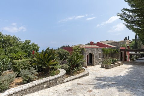 6 bedrooms Villa in Corfu, Greece No. 58622 8