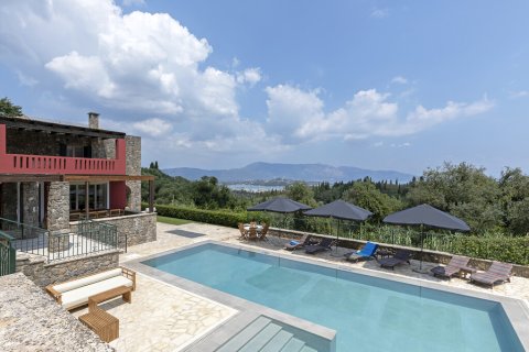 6 bedrooms Villa in Corfu, Greece No. 58622 2