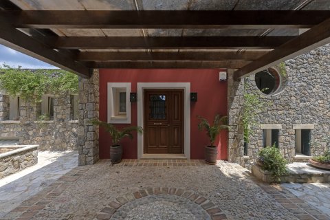 6 bedrooms Villa in Corfu, Greece No. 58622 10