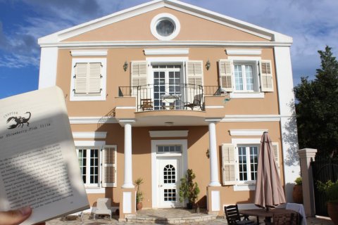 4 bedrooms Villa in Corfu, Greece No. 58620 2