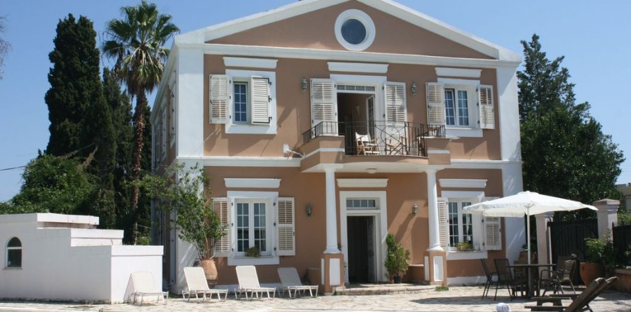 4 bedrooms Villa in Corfu, Greece No. 58620