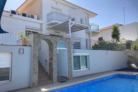 4 dormitorios Villa en Agios Tychonas, Cyprus No. 52568 3