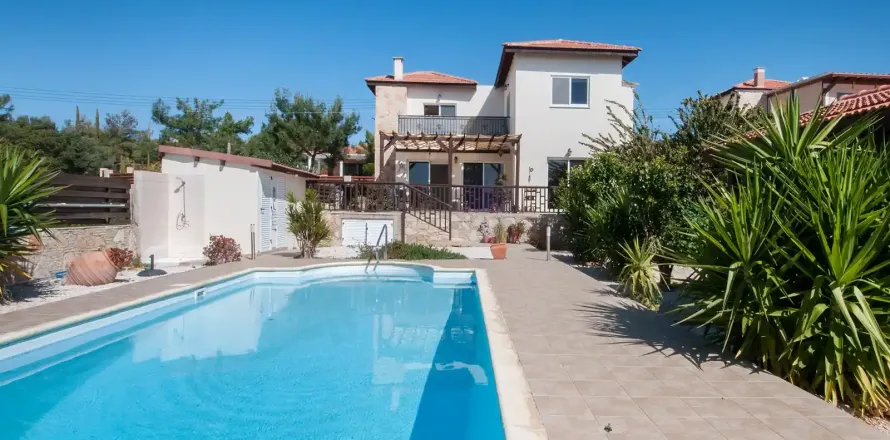 3 bedrooms Villa in Souni–Zanatzia, Cyprus No. 40197