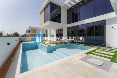 6 bedrooms Villa on the Yas Island, UAE No. 6628 2