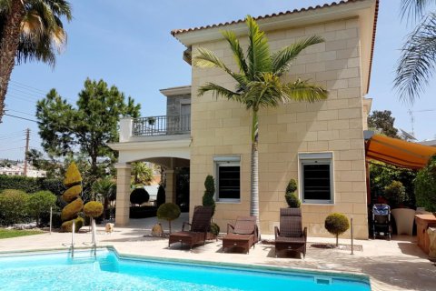 4 bedrooms Villa in Limassol, Cyprus No. 51327 1