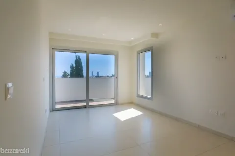 2 bedrooms Apartment in Germasogeia, Cyprus No. 40508 2