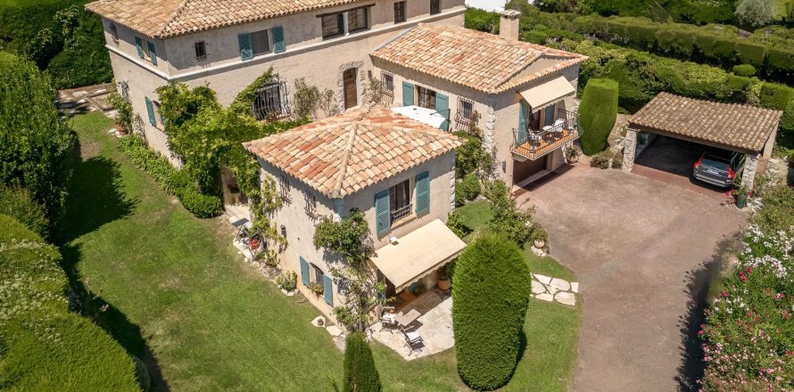 5 bedrooms Villa in La Colle-sur-Loup, France No. 67905