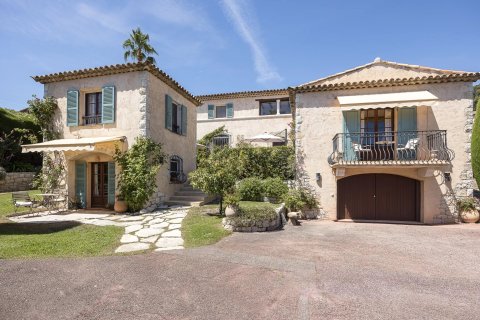 5 bedrooms Villa in La Colle-sur-Loup, France No. 67905 2