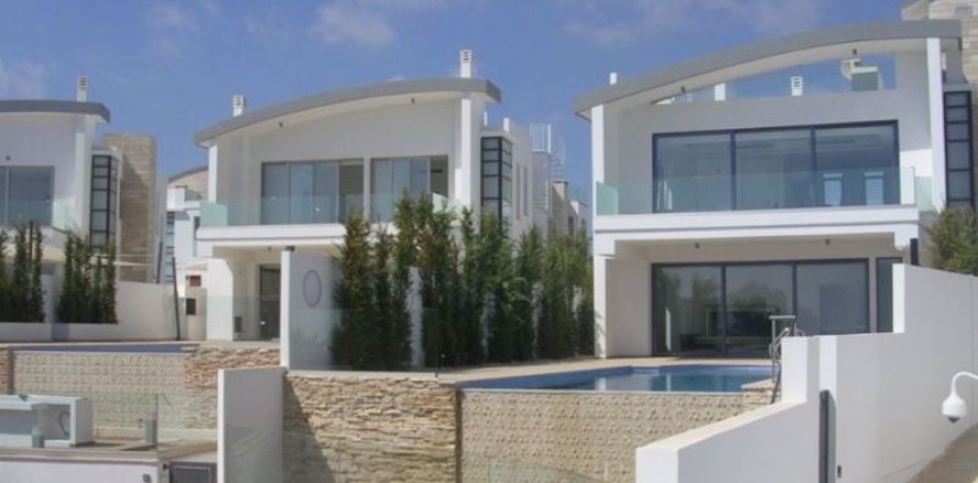 4 bedrooms Villa in Protaras, Cyprus No. 64846