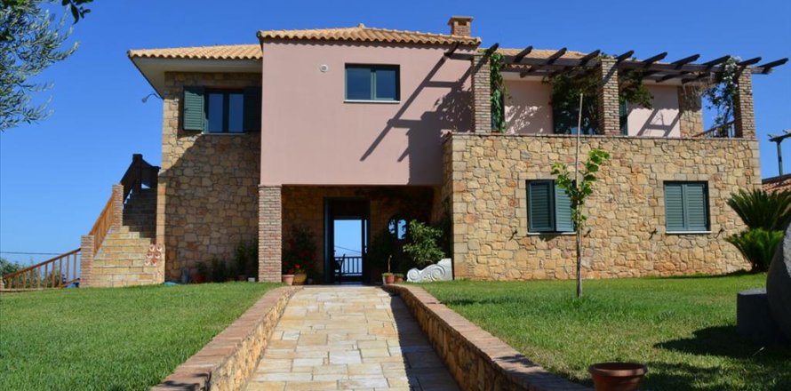 8 bedrooms Villa in Pyrgos, Greece No. 59583