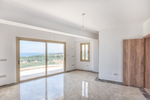 4 bedrooms Villa in Paphos, Cyprus No. 38093 6